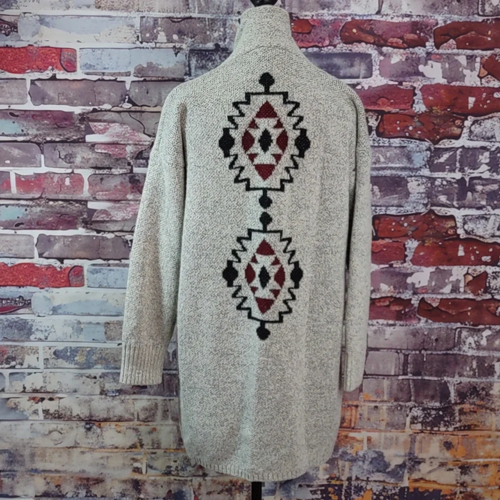 Debut Southwestern Aztec Pattern Cardigan Sweater - Picture 3 of 8